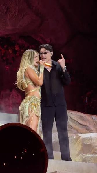 Peso pluma sorprende como invitado al lado de Karol G